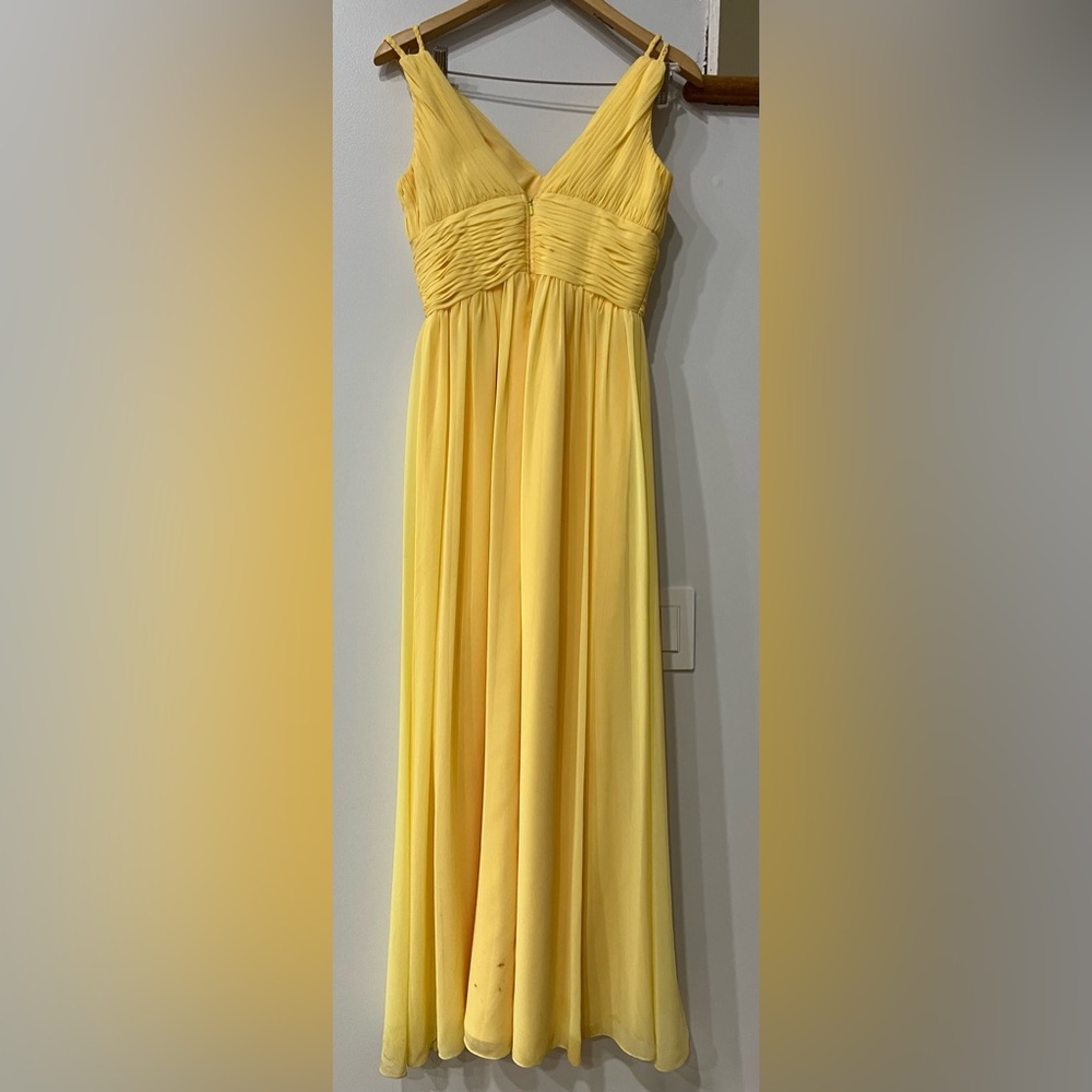 Beautiful Dress - Picture 3 of 9